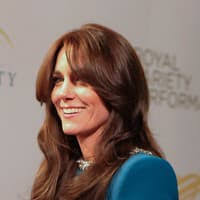 Pricezná Kate po špekuláciách PRELOMILA mlčanie: Jasný odkaz! Prehovoril aj  William