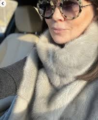 MUST HAVE 2026 Capa em Vison com gola alta, sob encomenda São Vicente •  OLX.pt