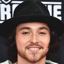 Ross Lynch, Spencer Lee, Maia Mitchell, Grace Phipps & Garrett Clayton