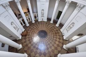 Wer eine große hochzeitsfeier plant, muss dabei immer die kosten für die hochzeit im blick haben. Grabkapelle Auf Dem Wurttemberg Trauungen