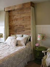 Valance Above Would Be Great To Hang Behind My Bed So I Don T Lean On The Window The Curtains Wou Pallet Headboard Diy Diy Home Furniture Diy Pallet Furniture