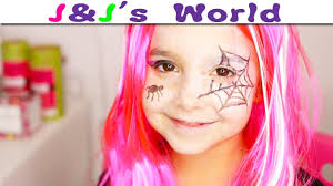 Les cheveux bleu vont bien avec le maquillage de sorcière de halloween. Halloween Maquillage De Petite Sorciere Pour Halloween Facile Et Rapide Youtube