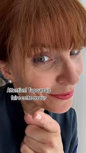 ne touche pas à tes boutons:, S’il n’a pas de pointe blanche, si tu n’as  pas les mains PROPRES et si tu es mal placé pour le faire😉 sinon tu fais  TOUTES ça pour rien! Ton bouton prendra plus de temps ...