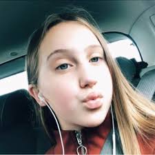 eve.barker (@evebark34851872)