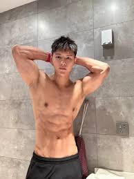 Asian Muscle Man Leo Chen Haino - Nude Men, Nude Male Models, Gay Selfies &  Gay Porn