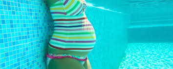 Schwanger Darf Ich Ins Schwimmbad Netdoktor Ch