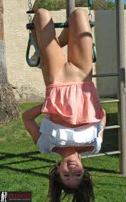 Top 50+: Accidental Teen & MILF Upskirt Pussy Pics, GIFs (2024)