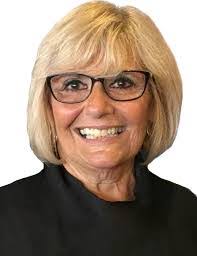 Kathryn Nugent's Instagram, Twitter & Facebook