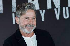 Y nos miremos como dos extraños. Ricardo Montaner Logs 13th Top 10 On Latin Pop Albums Chart With Montaner Billboard Billboard