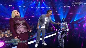 "Warte auf dich": Roboter baggert Maite Kelly im ORF an — Heute