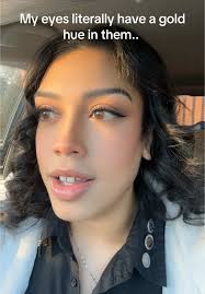 Exploring Amber Eyes: The Gold Hue Connection