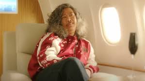 L’humoriste Bun Hay Mean, surnommé « Chinois marrant », est décédé à 43 ans  après une chute d’un immeuble à Paris