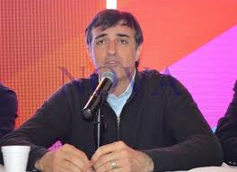 El senador macrista esteban bullrich contó en redes sociales que tiene ela, una enfermedad regenerativa. 2yt8d6 Psc47am