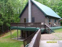 Hiking the pictured rocks national park. Munising Mi Cabins In The Upper Peninsula