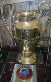 Вслед за карлосом тевесом на поле выходит молодой криштиану роналду. Final Ligi Chempionov Uefa 2008 Vikipediya