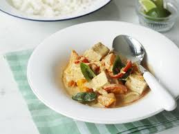 Rotes Curry Auf Thailandische Art Mit Tofu Und Gem Rezept Tofu Lebensmittel Essen Rezepte