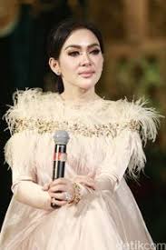 Ada kejadian kurang menyenangkan yang dialami oleh adik sekaligus manajernya syahrini nih gan. Gamis Ala Adik Syahrini Https Travel Tribunnews Com 2021 06 30 Pilihan Spot Foto Instagramable Di Cimory Dairyland Prigen Cobain Yuk Https Cdn 2 Tstatic Net Travel Foto Bank Images Spot