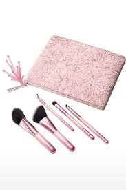 We offer each and everything that comes under concealers, cosmetics, hair care, skin care and healthcare products. 16 Best Makeup Brush Gift Sets Top Makeup Brushes