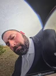 Has this happened to anyone?? what is it a 9 or 8 😂😂