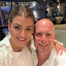 1200 Calorie Meal Plan 1200 Calorie Meal Plan Breakfast 300 cal Greek  Yogurt & Berries 34 cup low-fat Greek yogurt 1/ cup mixed berries 1 tsp  honey Lunch 350 cal Grilled Chicken