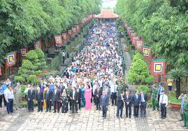 Ngoài hội thi gói bánh chưng, tại lễ hội còn có chương trình biểu diễn hòa tấu nhạc. 215 áº£nh Ä'áº¹p Ngay Giá»— Tá»• Hung VÆ°Æ¡ng 10 3