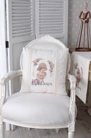Ci occupiamo con successo della realizzazione di tende da sole da esterno e da interno, nelle più varie forme, colori e tessuti per un arredamento di qualità e di grande durata nel tempo. Cuscino Decorativo Stile Liberty Dama Incl Imbottitura Divano Bianco Ebay