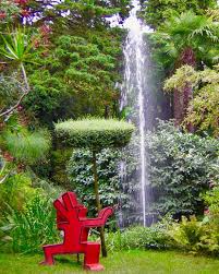 Die anlage befindet sich heute im besitz der fondazione andré heller und ist jährlich zwischen märz und oktober der öffentlichkeit zugänglich. Heller Garden Gardone Riviera Italy English Version Below Am Gardasee In Gardone Riviera Liegt Der Rund 10 000 M Garten Design Garten Design