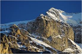 Somewhat unusually, the boundary between the two cantons does not lie at the summit of the pass. Klausenpass Der Ausschuss Bildraum