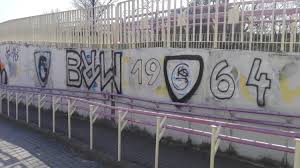 Hejnał kęty będzie pierwszym rywalem ruchu chorzów podczas przygotowań do nowego sezonu. Kibice Ruchu Chorzow I Gks Katowice Niszcza Graffiti Walka Na Murach Chorzow Nasze Miasto