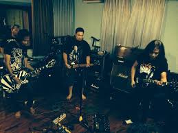 Aria baron toos brand has now been able to offer various products to global markets by using the latest technology in the world and the use of expert force. Profil Aria Baron Eks Gitaris Gigi Meninggal Dunia Karena Covid 19