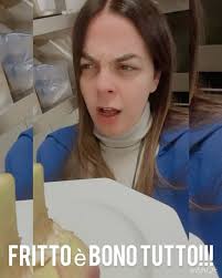 Che faccia 😂😂😂 ma l’argomento è serissimo!!! , A VoLTE pur di avere  soddisfatta una voglia si rinuncia alla qualità ed al benessere !!! ,  #carciofi #carciofiallagiudia #darobertino #qualità ...