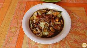 Warung tongseng babi di solo, jawa tengah ini sukses bikin netizen salah fokus. Bikin Pembeli Salfok Penjual Tongseng Babi Ini Cantik Banget