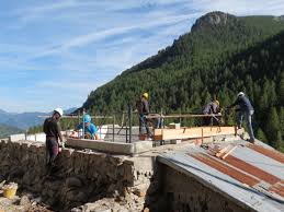 Il s'agit d'une période critique, car le décrochage scolaire augmente de façon plus importante à partir de. Chantiers Benevoles Patrimoines Jeunes Adolescents Adultes Alpes Maritimes