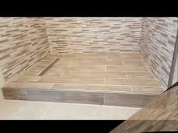 baie mica cu cadita de dus zidita amenajari baie cu dus walk in small bathroom bano pequeno in 2021 small bathroom small bathroom with shower interior design work