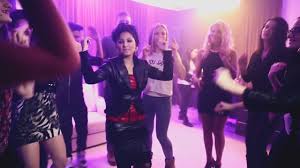 1.lakadalom van mi utcákban 2. Roma Mulatos Radio Notar Mary Szoszi Van Facebook