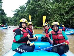 Nama gua tempurung diambil sempena bentuknya seperti tempurung kelapa. Team Ros Aktiviti Hari Ini Water Rafting Di Gua Tempurung Jppm Negeri Selangor Kursus Pembentukan Kendiri Personaliti 26 Hb 28 Hb April 2019 Satu Impian