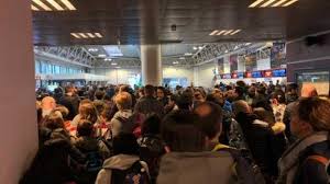Destinations available from rome ciampino airport include leipzig in germany, glasgow, london and manchester in the uk, budapest in hungary, eindhoven in the netherlands, milan, brindisi and bari in italy, ibiza, barcelona. Incendiu Pe Un Aeroport Din Roma ToÈi Pasagerii Au Fost EvacuaÈi