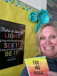 After a rainy night, I found sunshine in my mailbox! ❤️🖤