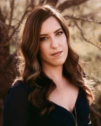 Robyn Merchant's Instagram, Twitter & Facebook