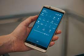 Zte Axon 7s Pictures, design and ...