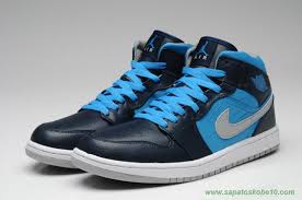 Tenis Barato De Marca Air Jordan 1 Retro 554724 007 Preto Azul Light Azul Branco Masculino 554724 007 Air Jordans Air Jordans Retro Jordan Shoes For Kids