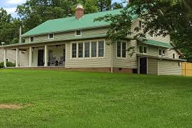 Join me and my family as we find beauty in our everyday life in the farmhouse: The John L Wright Farmhouse Stearns Ky Farm Stays For Rent In Stearns Kentucky United States