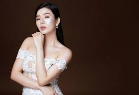 Việc đó không đồng nghĩa là giới nghiêm. Tiá»ƒu Sá»­ Ca SÄ© Lá»‡ Quyen Nháº¡c Viá»‡t Plus