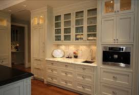 benjamin moore paint color. kitchen