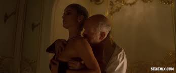 Berenice Marlohe, Jaime Ray Newman, Owee Rae sexy, scene in Valley of the  Gods (2019)