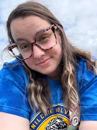 Lauren Elizabeth Dial (@erniedarling)