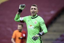 Последние твиты от fernando muslera (@1_muslera_25). Galatasaray Legend Fernando Muslera Signs New 3 Year Contract Daily Sabah