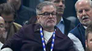 Dan Gilbert goes all out for Cavs fans with massive Pistons series gesture  - Yahoo Sports