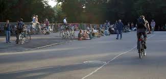 Clara zetkin park (or simply 'clara park') is by far the nicest park in leipzig and leipzigers and visitors flock here in the warmer months. Sachsenbrucke Leipzig Ein Ort Zum Glucklichsein Leipzig Sachsen Brucke