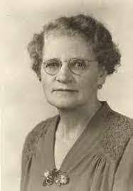 Loraine Vance's Instagram, Twitter & Facebook